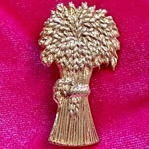 Vintage Gold Wheat Sheaf Brooch